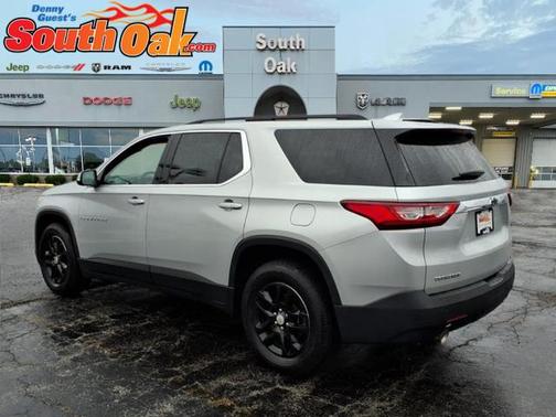 Silver Ice Metallic 2019 Chevrolet Traverse LT Cloth