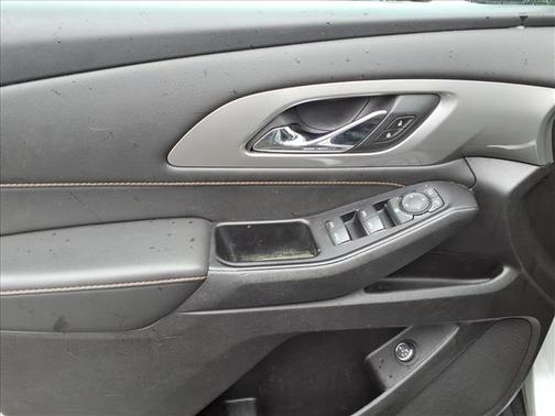 Silver Ice Metallic 2019 Chevrolet Traverse LT Cloth