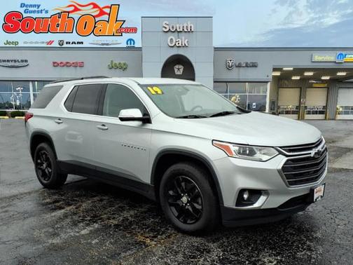 Silver Ice Metallic 2019 Chevrolet Traverse LT Cloth