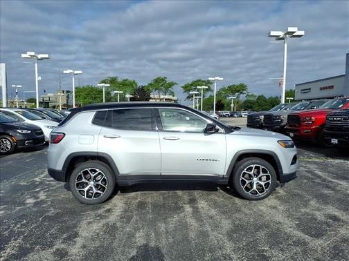 Silver Zynith Metallic Clearcoat 2024 Jeep Compass Limited