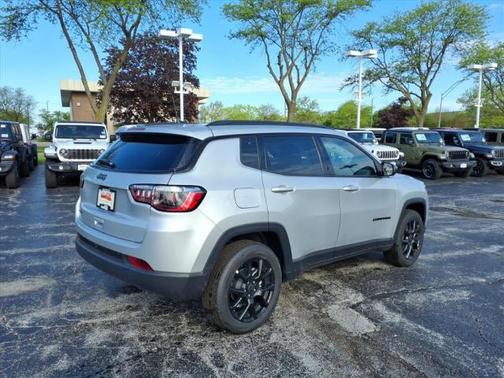 Silver Zynith Metallic Clearcoat 2026 Jeep Compass Latitude