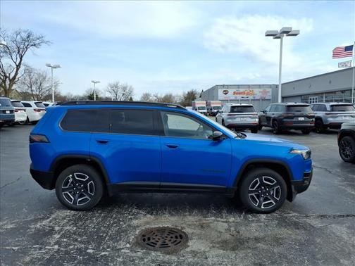 2026 Jeep Cherokee Laredo 4x4