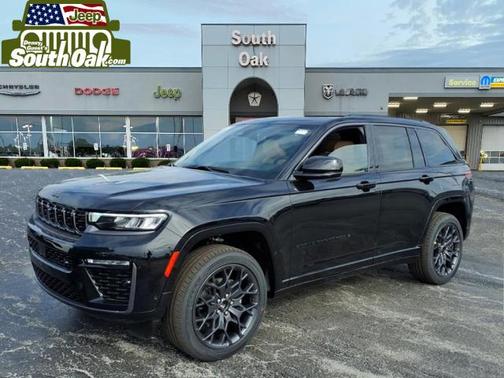 Diamond Black Crystal Pearlcoat 2026 Jeep Grand Cherokee Summit