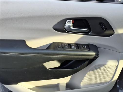 Ceramic Gray Clearcoat 2023 Chrysler Pacifica Touring L