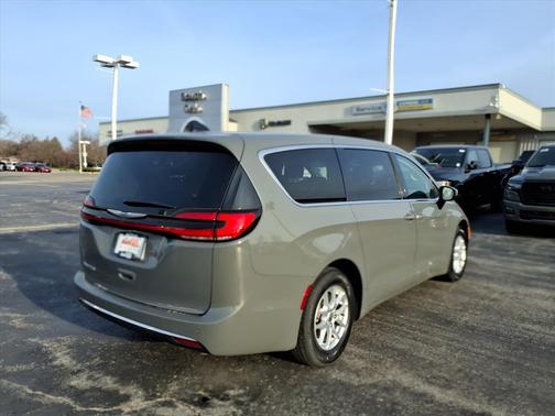 Ceramic Gray Clearcoat 2023 Chrysler Pacifica Touring L