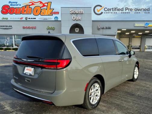 Ceramic Gray Clearcoat 2023 Chrysler Pacifica Touring L