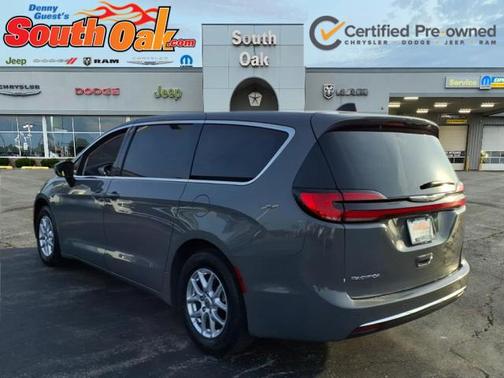 Ceramic Gray Clearcoat 2023 Chrysler Pacifica Touring L