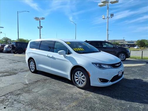 Bright White Clearcoat 2019 Chrysler Pacifica Touring Plus