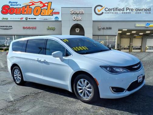 Bright White Clearcoat 2019 Chrysler Pacifica Touring Plus