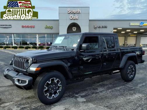 Black Clearcoat 2026 Jeep Gladiator Sahara 4x4