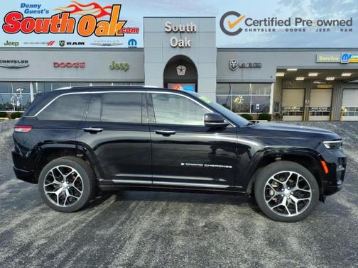 Diamond Black Crystal Pearlcoat 2023 Jeep Grand Cherokee Summit