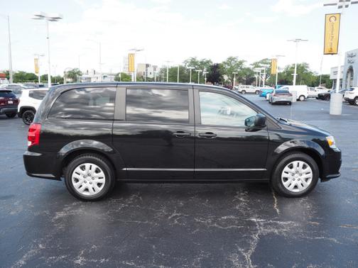 2019 Dodge Grand Caravan SE for sale in Matteson, IL - image 3