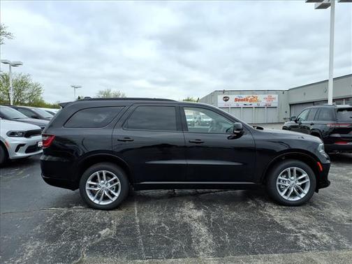 DB Black Crystal Clearcoat 2026 Dodge Durango GT Plus