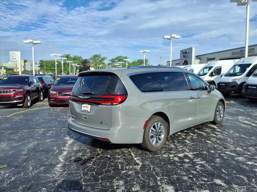 2021 Chrysler Pacifica Hybrid Touring L