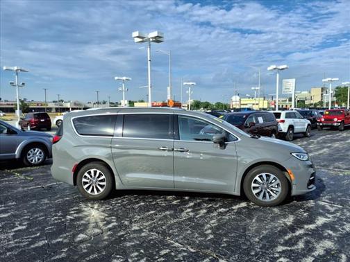 2021 Chrysler Pacifica Hybrid Touring L