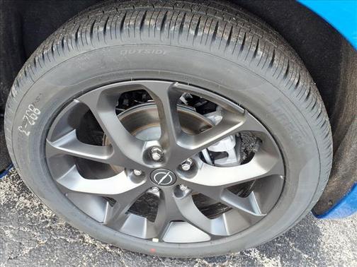 Hydro Blue Pearlcoat 2026 Chrysler Pacifica L