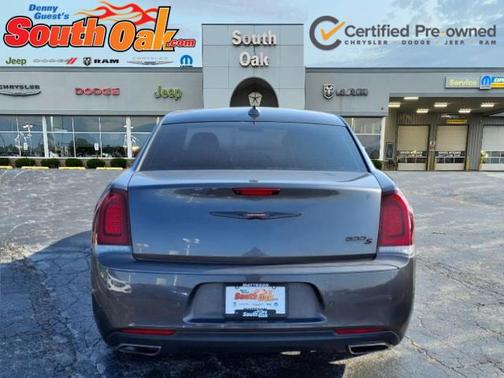 2022 Chrysler 300 S