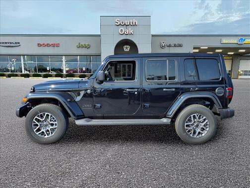 Black Clearcoat 2025 Jeep Wrangler 4-Door Sahara 4x4