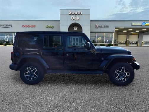 Black Clearcoat 2025 Jeep Wrangler 4-Door Sahara 4x4