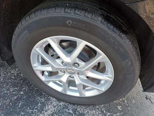 Mosaic Black Metallic 2024 Chevrolet Equinox 1LT