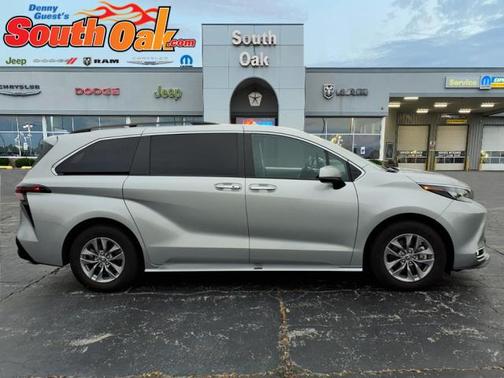 2024 Toyota Sienna XLE