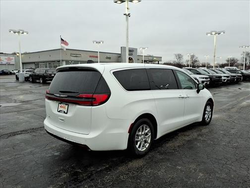 2026 Chrysler Pacifica L