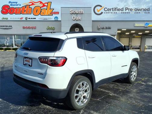 Bright White Clearcoat 2023 Jeep Compass Latitude Lux