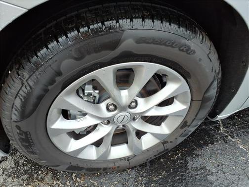 Silver Mist Clearcoat 2026 Chrysler Pacifica Limited