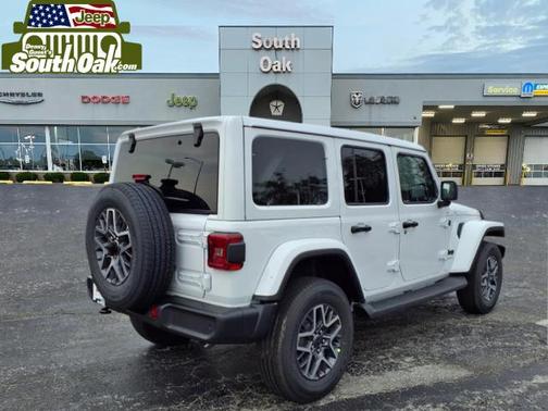 2025 Jeep Wrangler 4-Door Sahara 4x4