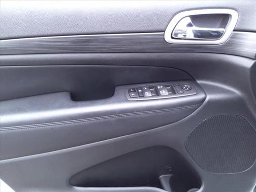 2022 Jeep Grand Cherokee Laredo