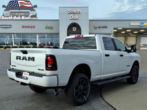 Bright White Clearcoat 2026 RAM 2500 Big Horn Crew Cab 4x4 6'4' Box