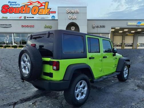 Gecko Pearlcoat 2012 Jeep Wrangler Unlimited Sport