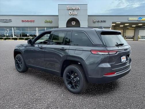 Baltic Gray Metallic Clearcoat 2026 Jeep Grand Cherokee Altitude