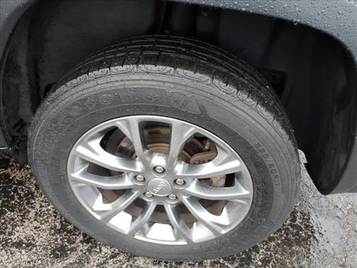 Diamond Black Crystal Pearlcoat 2020 Jeep Cherokee Latitude Plus