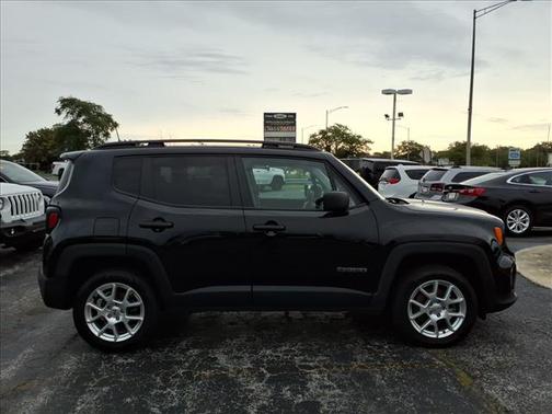 Black Clearcoat 2022 Jeep Renegade Latitude