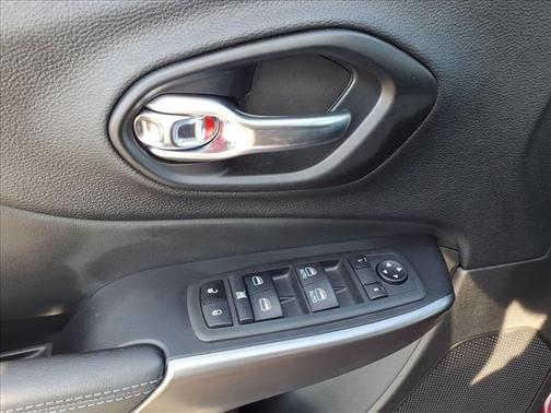 Velvet Red Pearlcoat 2021 Jeep Cherokee Latitude