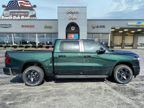 Serrano Green Metallic 2026 RAM 1500 Big Horn/Lone Star