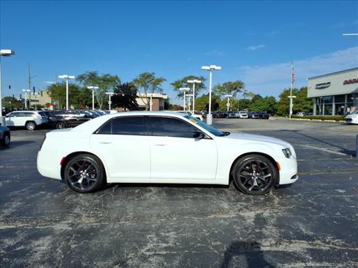 2021 Chrysler 300 Touring