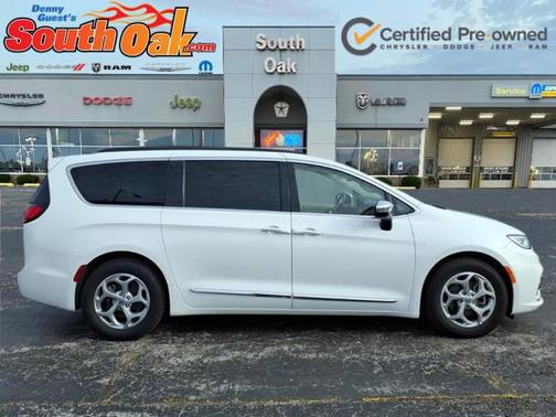 Bright White Clearcoat 2023 Chrysler Pacifica Limited