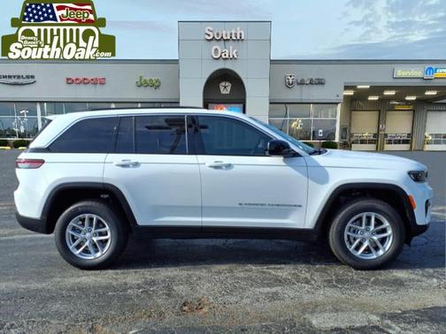 2025 Jeep Grand Cherokee Laredo
