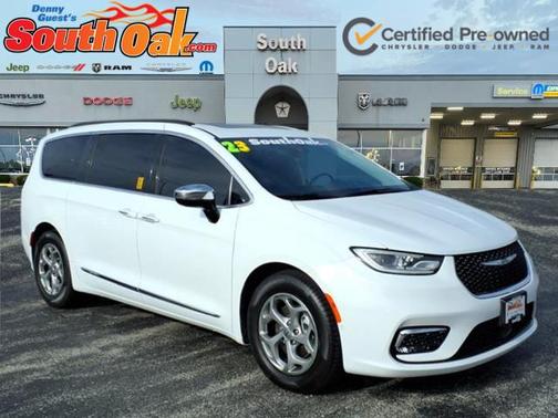 Bright White Clearcoat 2023 Chrysler Pacifica Limited