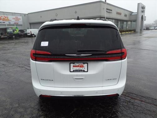 Bright White Clearcoat 2023 Chrysler Pacifica Limited