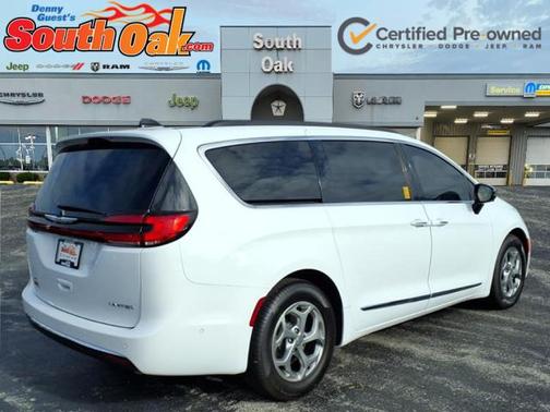 Bright White Clearcoat 2023 Chrysler Pacifica Limited