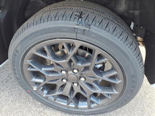Bright White Clearcoat 2026 Jeep Grand Cherokee Summit
