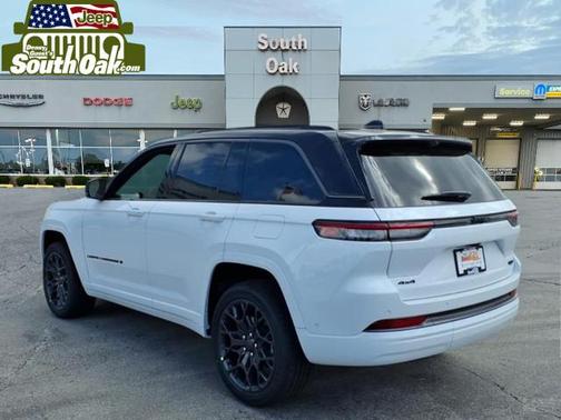 Bright White Clearcoat 2026 Jeep Grand Cherokee Summit