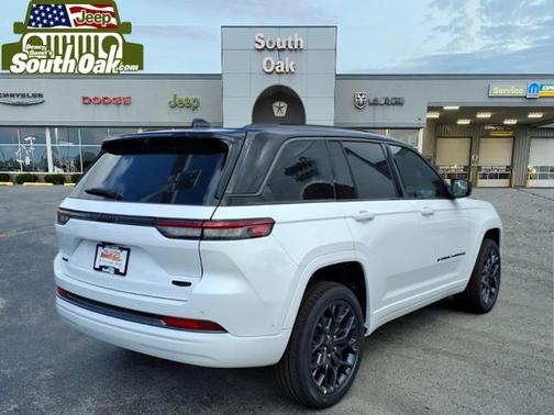 Bright White Clearcoat 2026 Jeep Grand Cherokee Summit