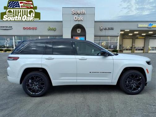 Bright White Clearcoat 2026 Jeep Grand Cherokee Summit