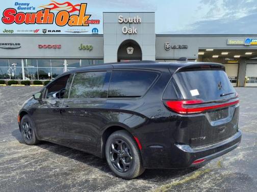 2025 Chrysler Pacifica Hybrid Premium S Appearance Pkg