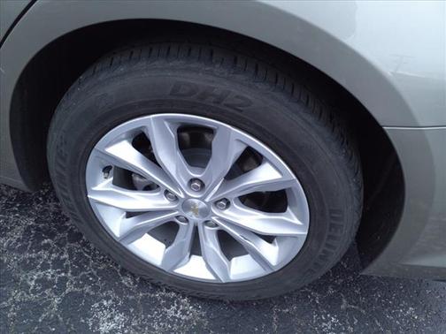 2022 Chevrolet Malibu FWD LT