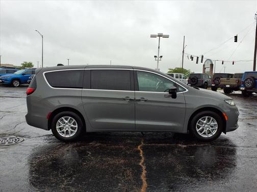 2025 Chrysler Pacifica L